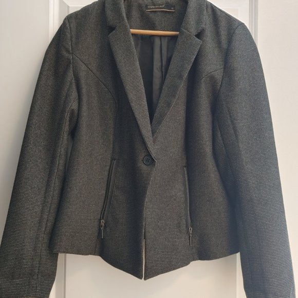 Blazer - Picture 5 of 5